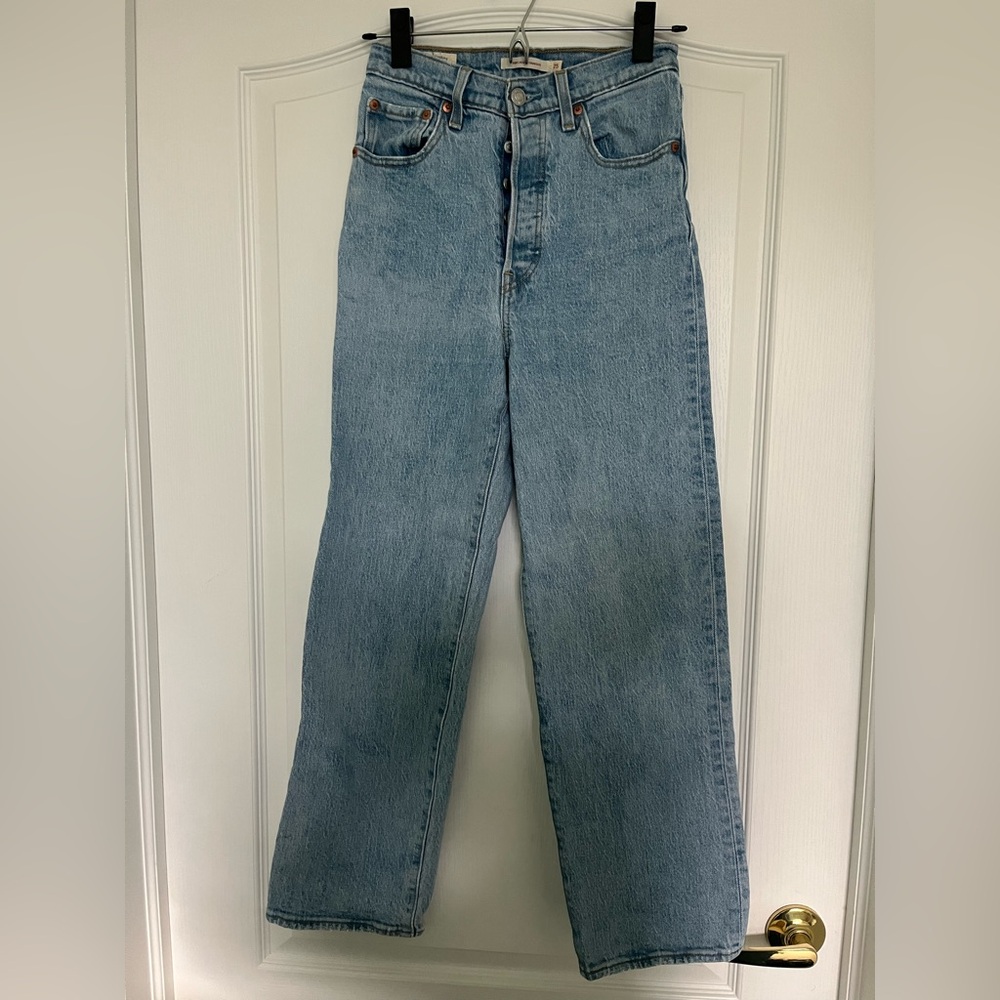 Levi’s Ribcage Straight Light Jeans